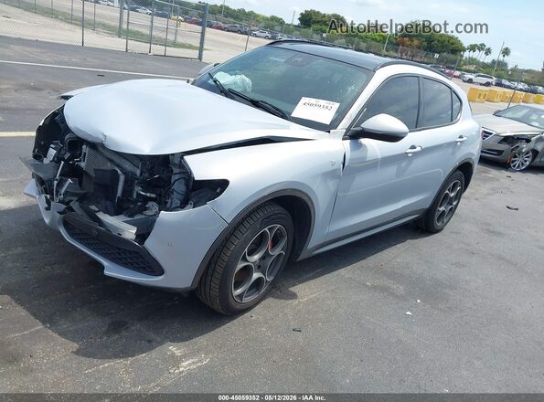 ZASPAKBN3N7D30186 2022 ALFA ROMEO STELVIO Silver Front left