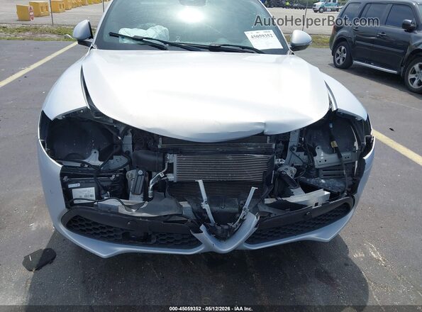 ZASPAKBN3N7D30186 2022 ALFA ROMEO STELVIO Silver Front view
