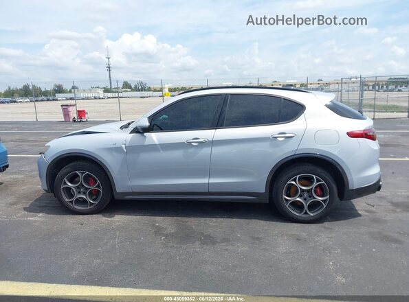 ZASPAKBN3N7D30186 2022 ALFA ROMEO STELVIO Silver 