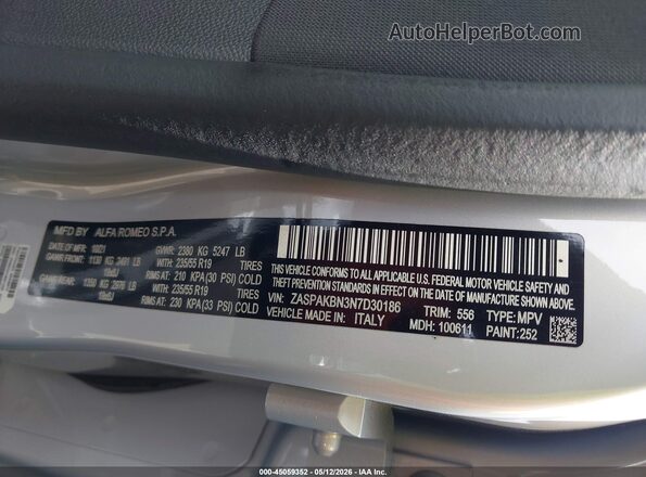 ZASPAKBN3N7D30186 2022 ALFA ROMEO STELVIO Silver Engine compartment view