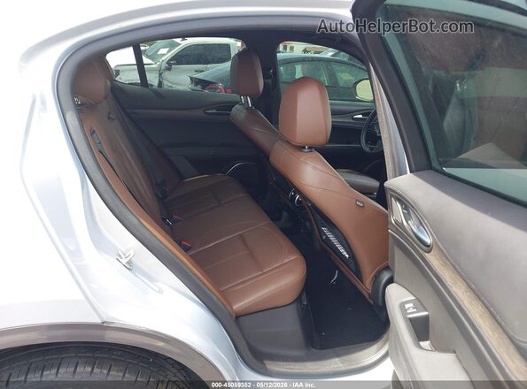 ZASPAKBN3N7D30186 2022 ALFA ROMEO STELVIO Silver VIN sticker view