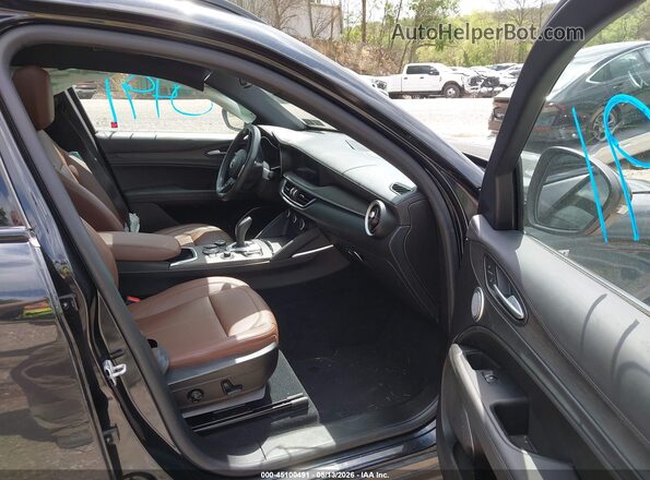 ZASPAKBN7N7D38775 2022 ALFA ROMEO STELVIO Gray Вид салону спереду