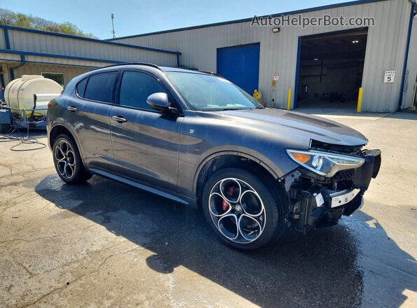 ZASPAKBN7P7D59189 2023 ALFA ROMEO STELVIO Gray Delantero derecho