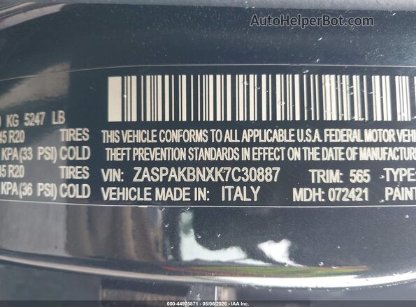 ZASPAKBNXK7C30887 2019 ALFA ROMEO STELVIO Black Vista del compartimento del motor