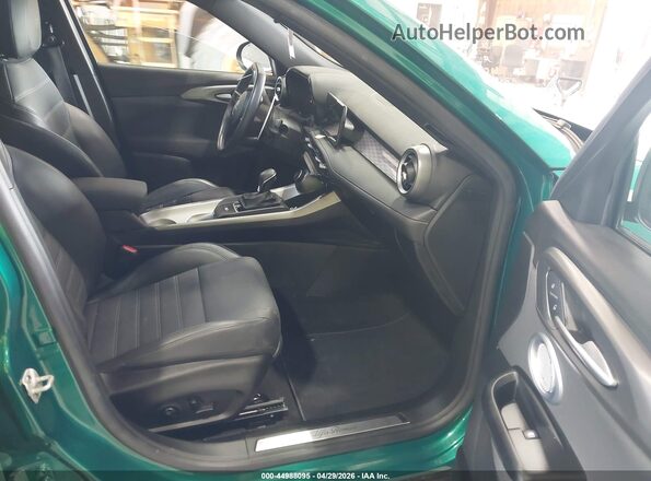 ZASPATDW3R3056915 2024 ALFA ROMEO OTHER Green Սալոնի դիմացի տեսք