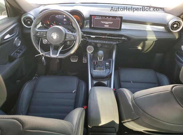 ZASPATDWXR3063845 2024 ALFA ROMEO OTHER White Առջևի վահանակի տեսք