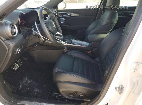 ZASPATDWXR3063845 2024 ALFA ROMEO OTHER White Սալոնի դիմացի տեսք