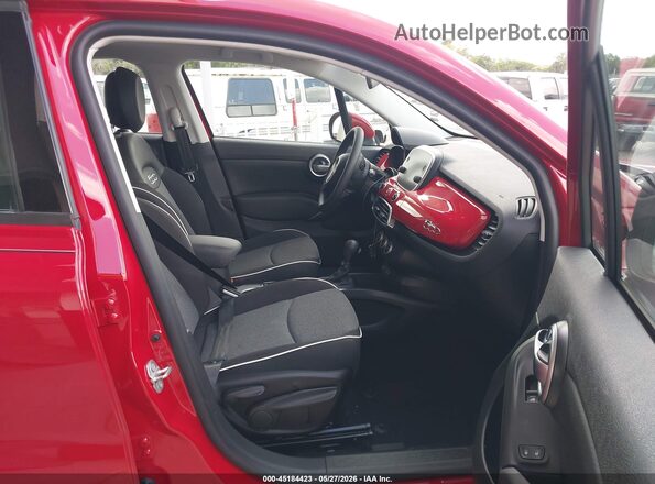 ZFBCFXAB6JP660642 2018 FIAT 500X Красный Вид салона спереди