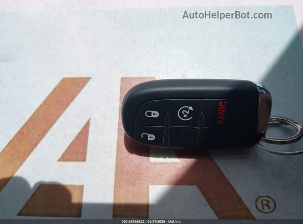 ZFBCFXAB6JP660642 2018 FIAT 500X Красный Вид панели приборов
