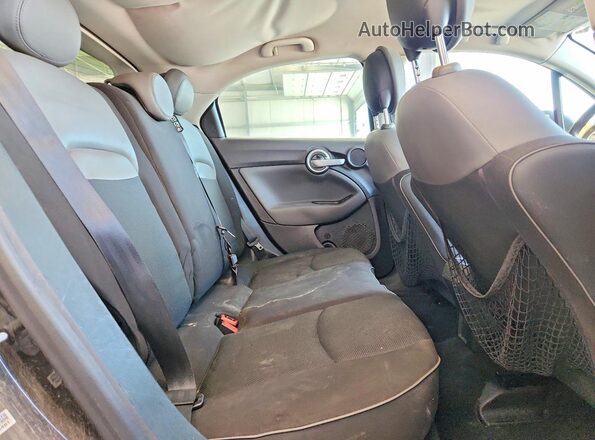 ZFBCFXAW5GP358884 2016 FIAT 500X Black Widok tylnych siedzeń