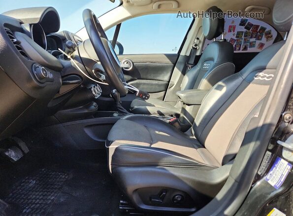 ZFBCFXCB0HP546062 2017 FIAT 500X Black Widok wnętrza z przodu