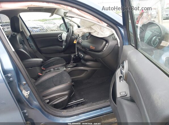 ZFBCFXCB1JP703085 2018 FIAT 500X Blue წინა სალონის ხედი