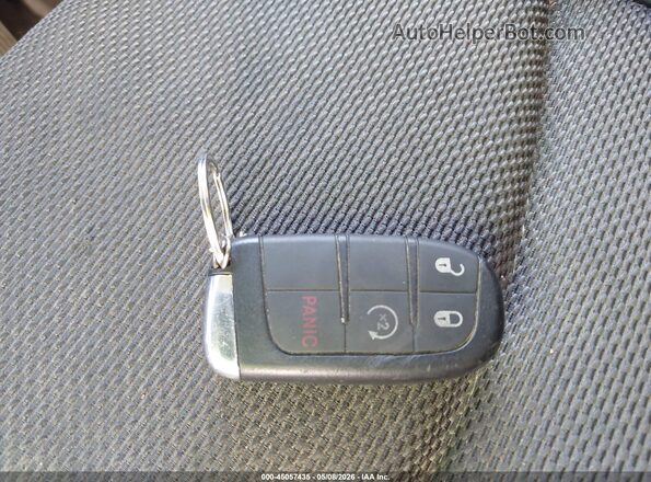 ZFBCFXCB8HP524875 2017 FIAT 500X Red Widok deski rozdzielczej