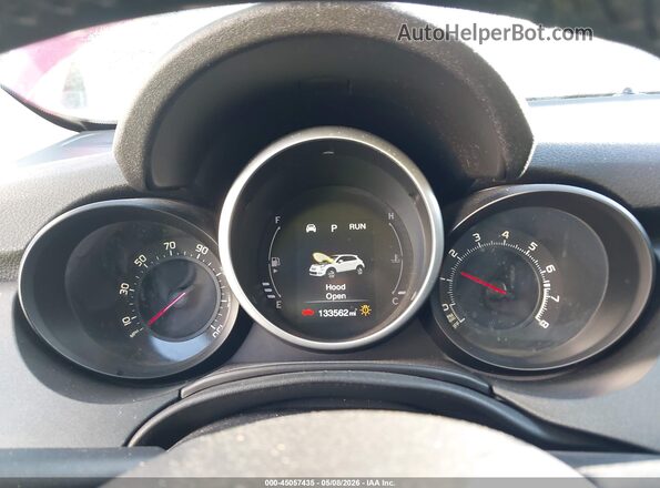ZFBCFXCB8HP524875 2017 FIAT 500X Red Widok tylnych siedzeń