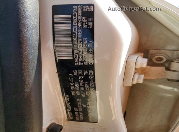 ZFBCFXCB9JP695978 2018 FIAT 500X White 