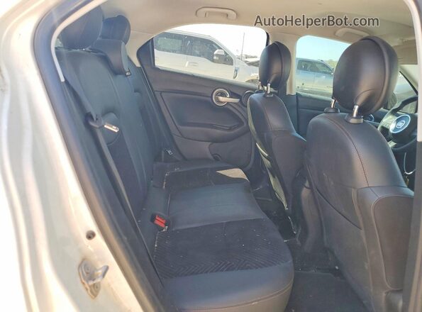 ZFBCFXCB9JP695978 2018 FIAT 500X White 