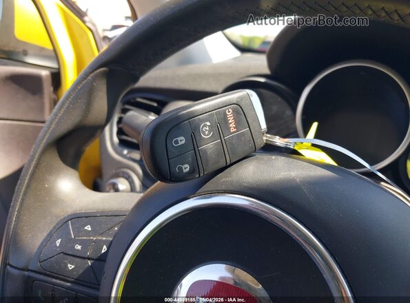 ZFBCFYCT3GP478997 2016 FIAT 500X Yellow Widok deski rozdzielczej