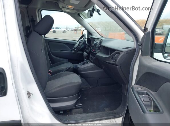 ZFBERFAT9G6B86853 2016 RAM PROMASTER CITY White Вид салону спереду