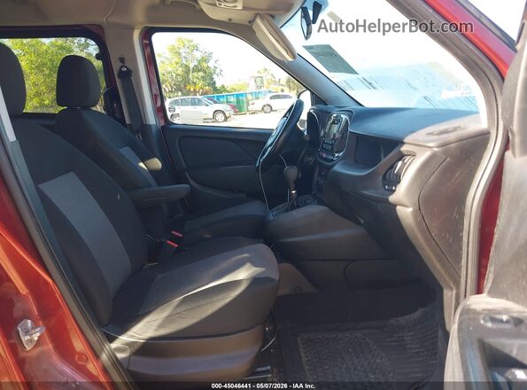 ZFBERFBB6J6L06103 2018 RAM PROMASTER CITY Red Widok wnętrza z przodu