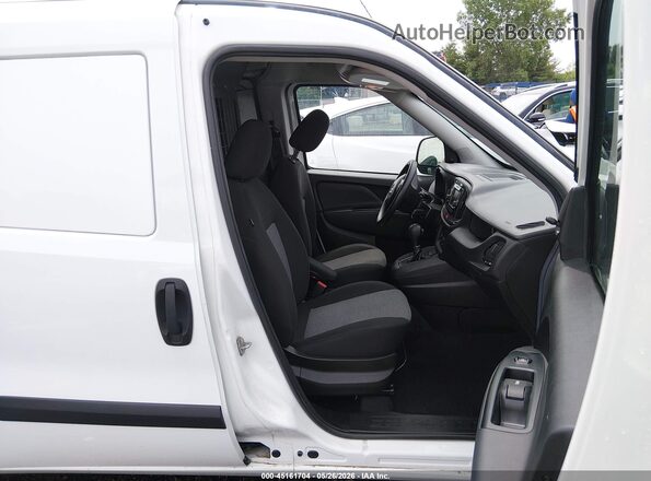 ZFBHRFAB0L6P85443 2020 RAM PROMASTER CITY Белый Вид салона спереди