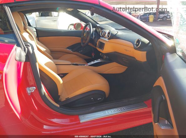 ZFF77XJAXH0226117 2017 FERRARI CALIFORNIA Red Vista interior delantera