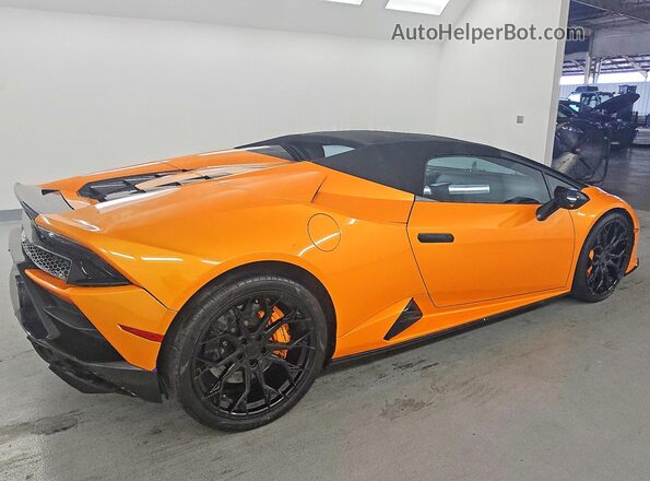 ZHWUT4ZF6LLA13825 2020 LAMBORGHINI HURACAN Orange Tył prawy