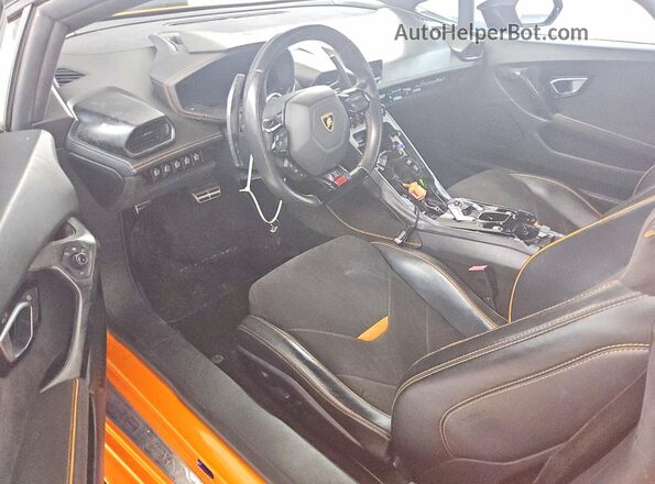 ZHWUT4ZF6LLA13825 2020 LAMBORGHINI HURACAN Orange Widok deski rozdzielczej