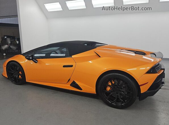 ZHWUT4ZF6LLA13825 2020 LAMBORGHINI HURACAN Orange 