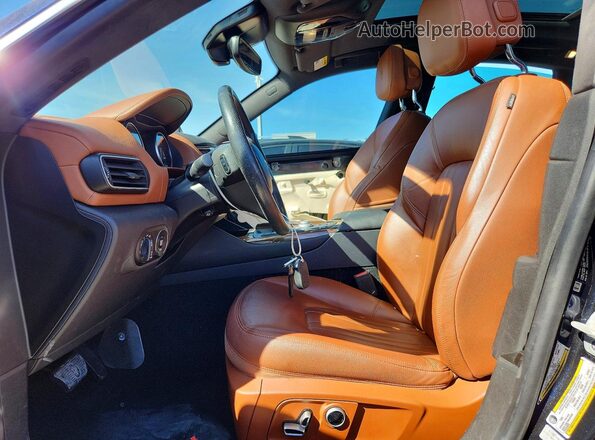 ZN661XUAXNX397247 2022 MASERATI LEVANTE Blue Вид салону спереду