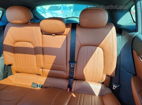 ZN661XUAXNX397247 2022 MASERATI LEVANTE Blue Вид задніх сидінь