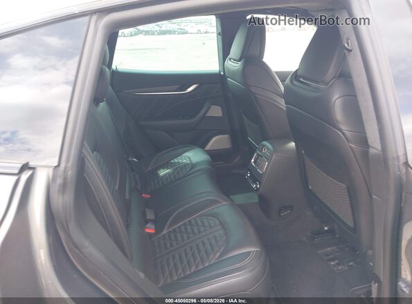 ZN661ZUAXKX315668 2019 MASERATI LEVANTE Gray 