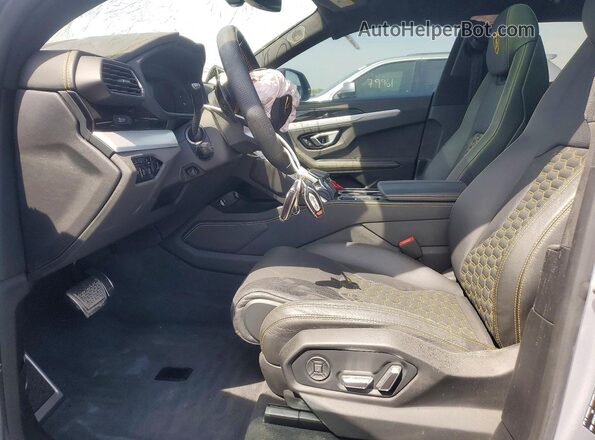 ZPBUA1ZL7MLA15626 2021 LAMBORGHINI URUS Silver Front interior view