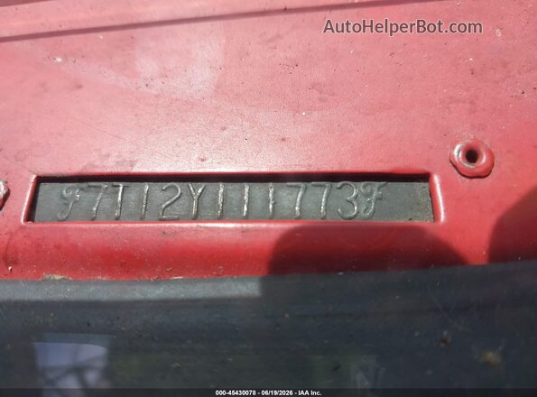 0000007T12Y111773 1977 FORD OTHER Red Widok komory silnika