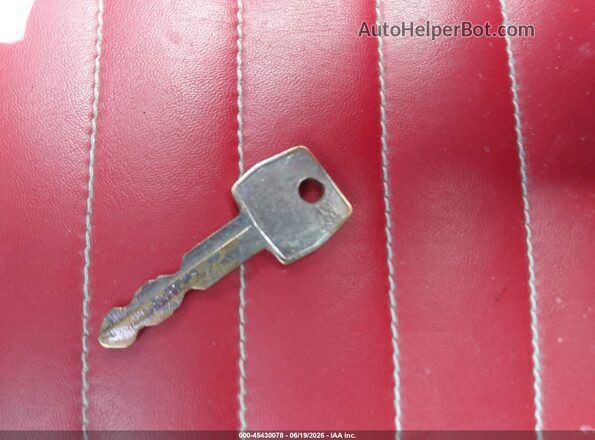 0000007T12Y111773 1977 FORD OTHER Red Widok deski rozdzielczej