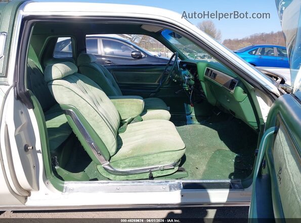 0000SS22N7R255705 1977 CHRYSLER CORDOBA Кремовый Вид салона спереди