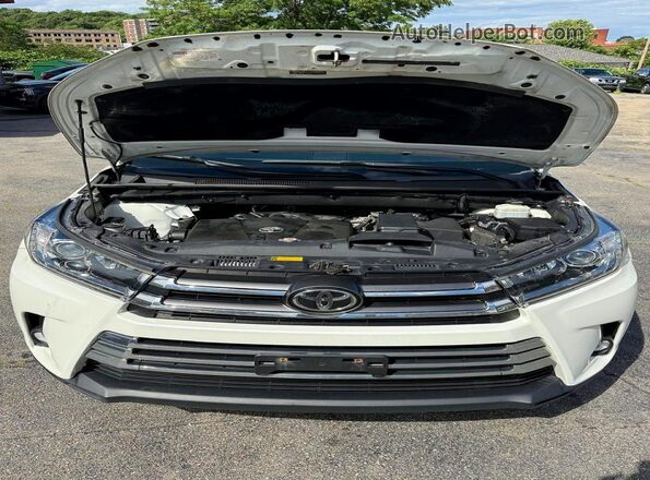 5TDDZRFH5KS996078 2019 TOYOTA HIGHLANDER White Հետևի նստատեղերի տեսք