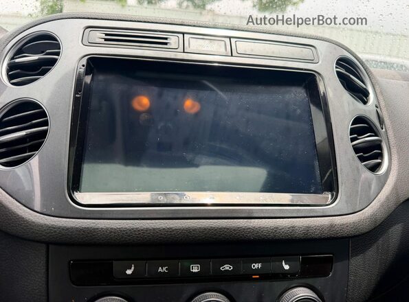WVGRV7AX3HW506147 2017 VOLKSWAGEN TIGUAN Silver 