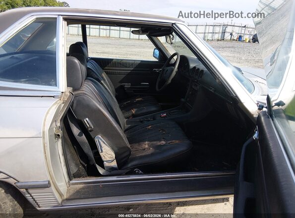 10704412036394    1977 MERCEDES-BENZ 450 Бежевый 