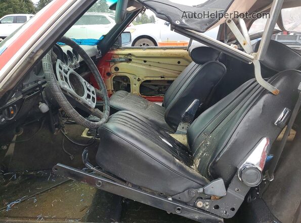 10704412038927 1977 MERCEDES-BENZ 400 Red Вид салону спереду
