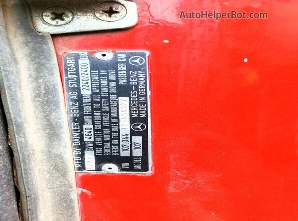 10704412038927 1977 MERCEDES-BENZ 400 Red Вид підкапотного простору