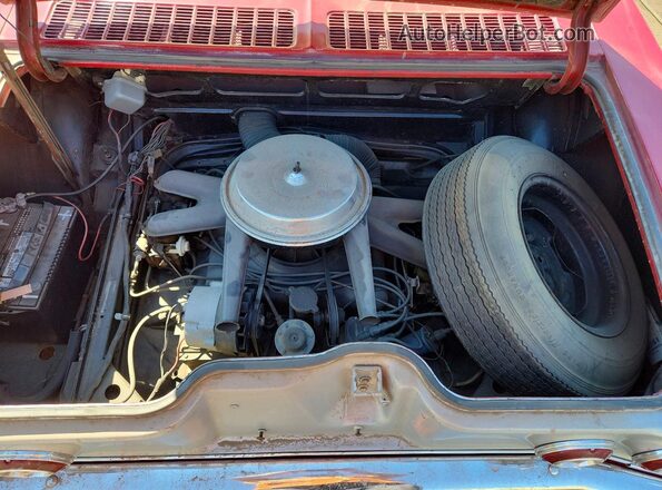107675W220012 1965 CHEVROLET CORVAIR Red Vista interior trasera