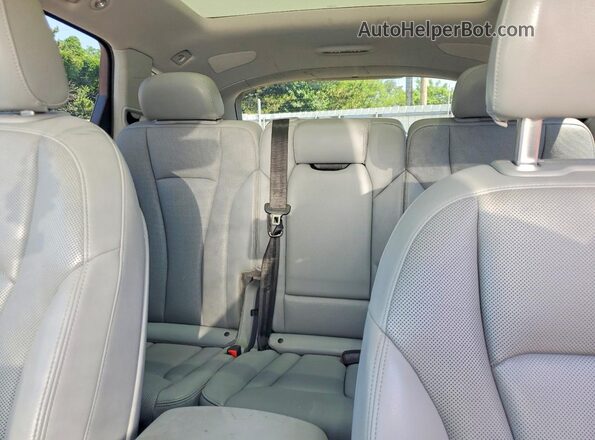 WA1LAAF7XKD001053 2019 AUDI Q7 Silver Rear interior view