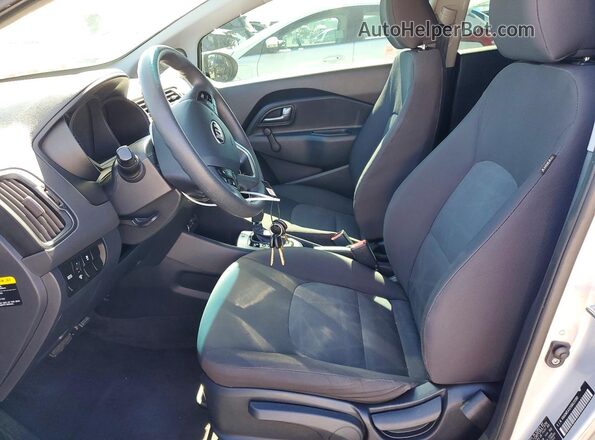 KNADM5A32G6621580 2016 KIA RIO Silver Widok deski rozdzielczej