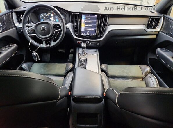 YV4A22RM6K1351487 2019 VOLVO XC60 Gray ხელსაწყოთა პანელის ხედი