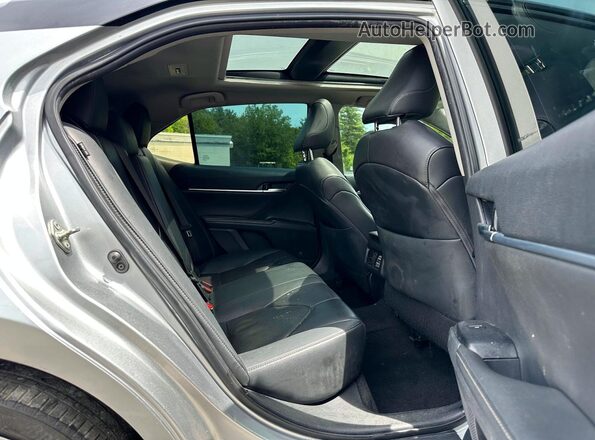 4T1B61HK2KU279395 2019 TOYOTA CAMRY Silver 