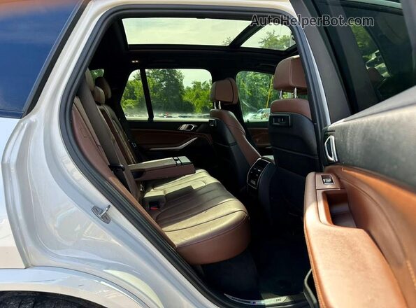 5UXCR4C03N9K04928 2022 BMW X5 Белый Вид задних сидений