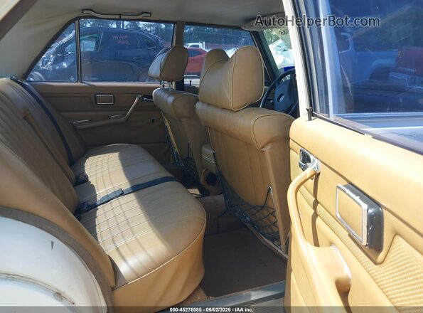 11511412044949    1976 MERCEDES-BENZ 300 Белый 