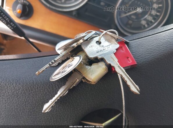 11511412044949    1976 MERCEDES-BENZ 300 Белый 