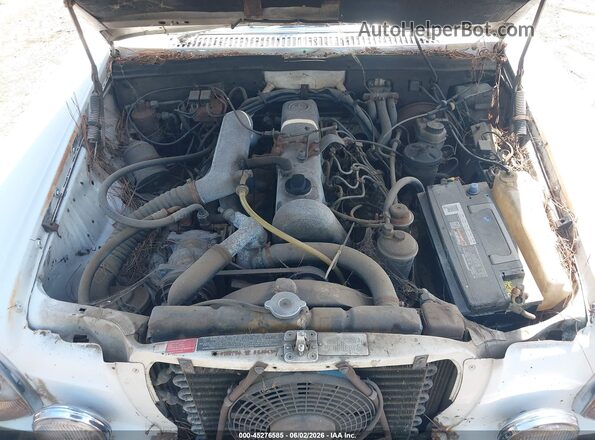 11511412044949    1976 MERCEDES-BENZ 300 Белый 