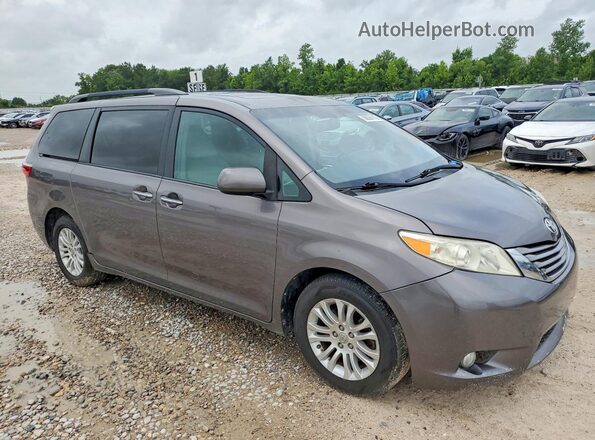 5TDYZ3DC9HS775551 2017 TOYOTA SIENNA Gray 